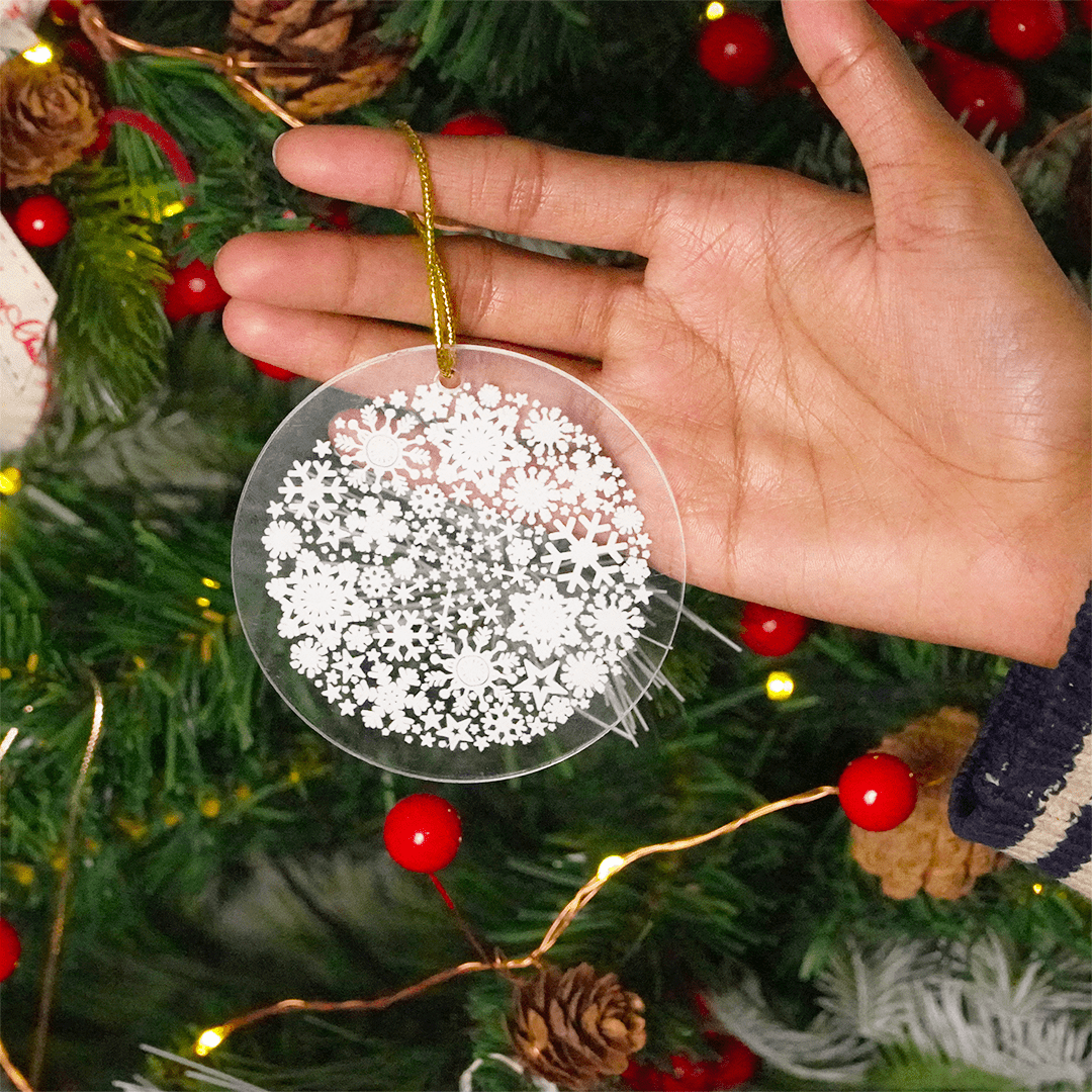 Set of 2 Acrylic Snowburst Ornament Set – Premium Winter Décor - Memories InsiteACRYLIC SNOWBURST ORNAMENT SET OF-2
